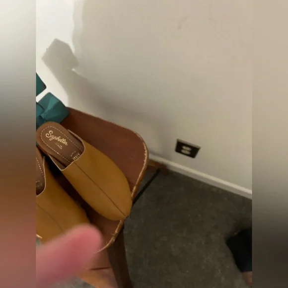 Anthropologie Seychelles Go All Out Clogs - Picture 5 of 14